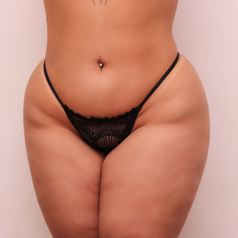 Calcinha Plus Size Em Renda Love Strass Bumbum Tallyta - Imagem 2